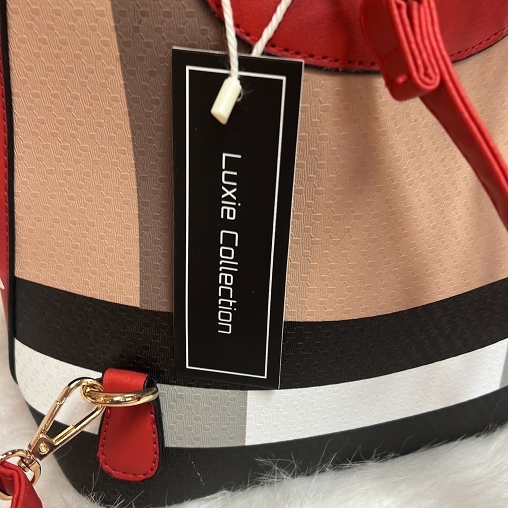 Geneva Luxury Convertible Backpack/ Shoulder Bag, Matching Wallet Set, Burgandy - Picture 5 of 12